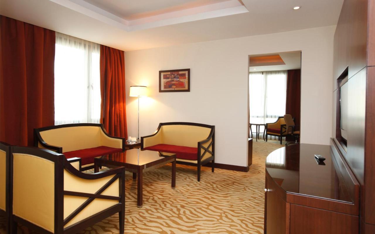Holiday Inn Olaya By Ihg Rijad Zewnętrze zdjęcie