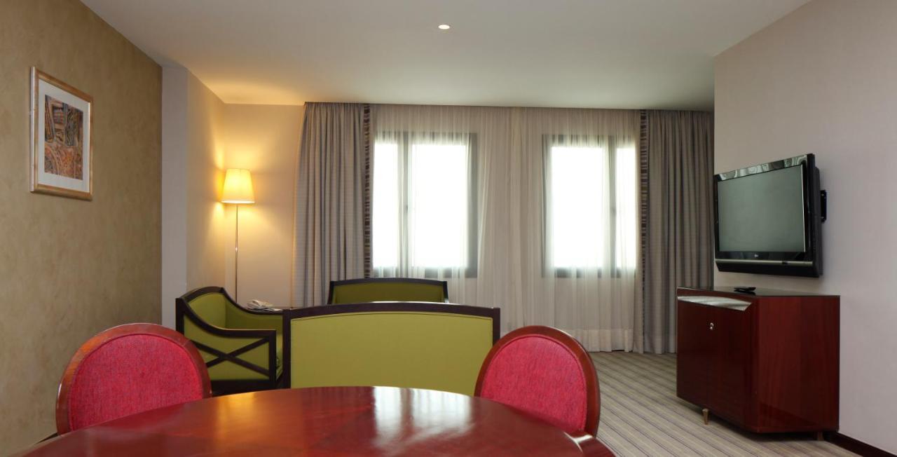 Holiday Inn Olaya By Ihg Rijad Zewnętrze zdjęcie