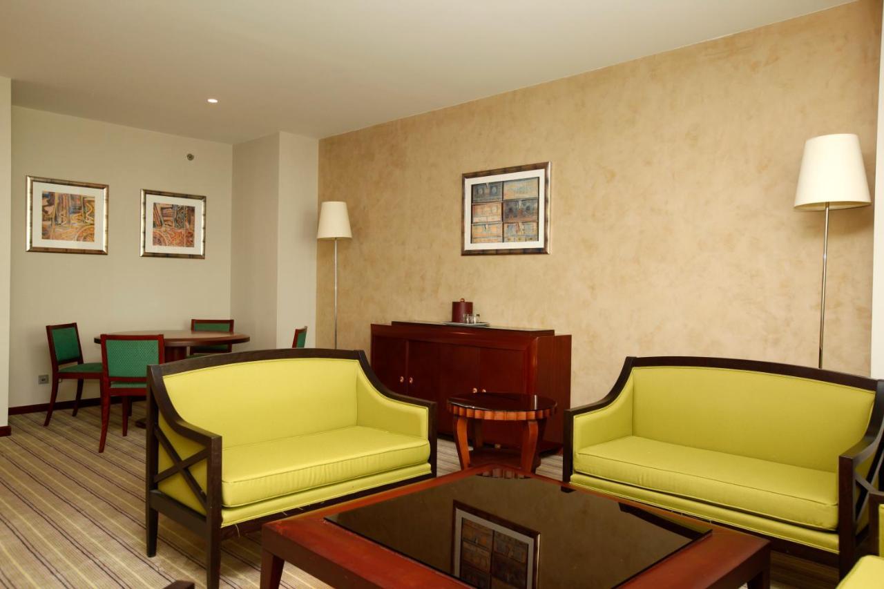 Holiday Inn Olaya By Ihg Rijad Zewnętrze zdjęcie